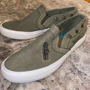 blowfish slip on shoes